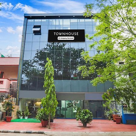 Super Townhouse Vikaspuri Hotell Delhi  Eksteriør bilde