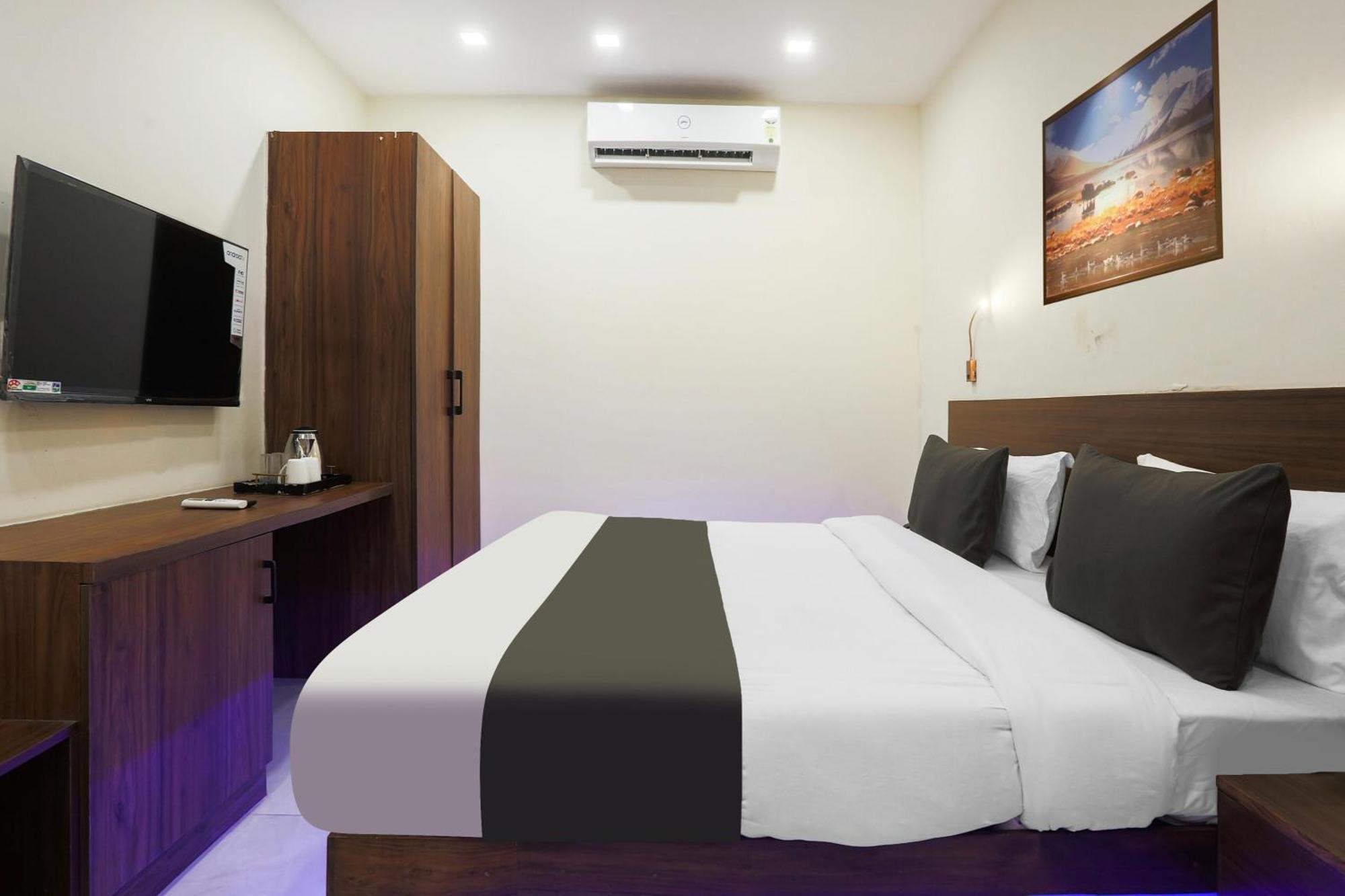 Super Townhouse Vikaspuri Hotell Delhi  Eksteriør bilde