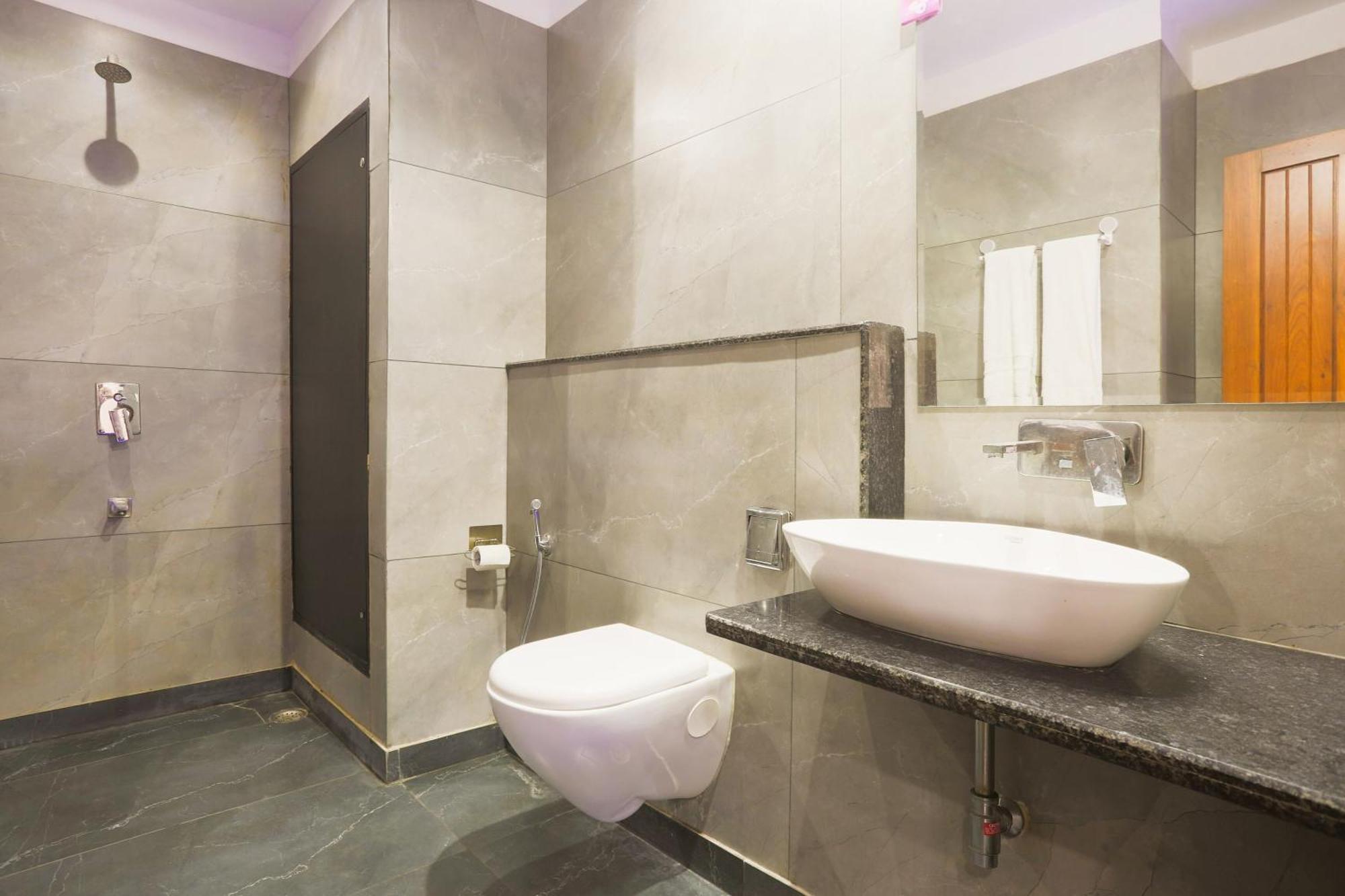 Super Townhouse Vikaspuri Hotell Delhi  Eksteriør bilde