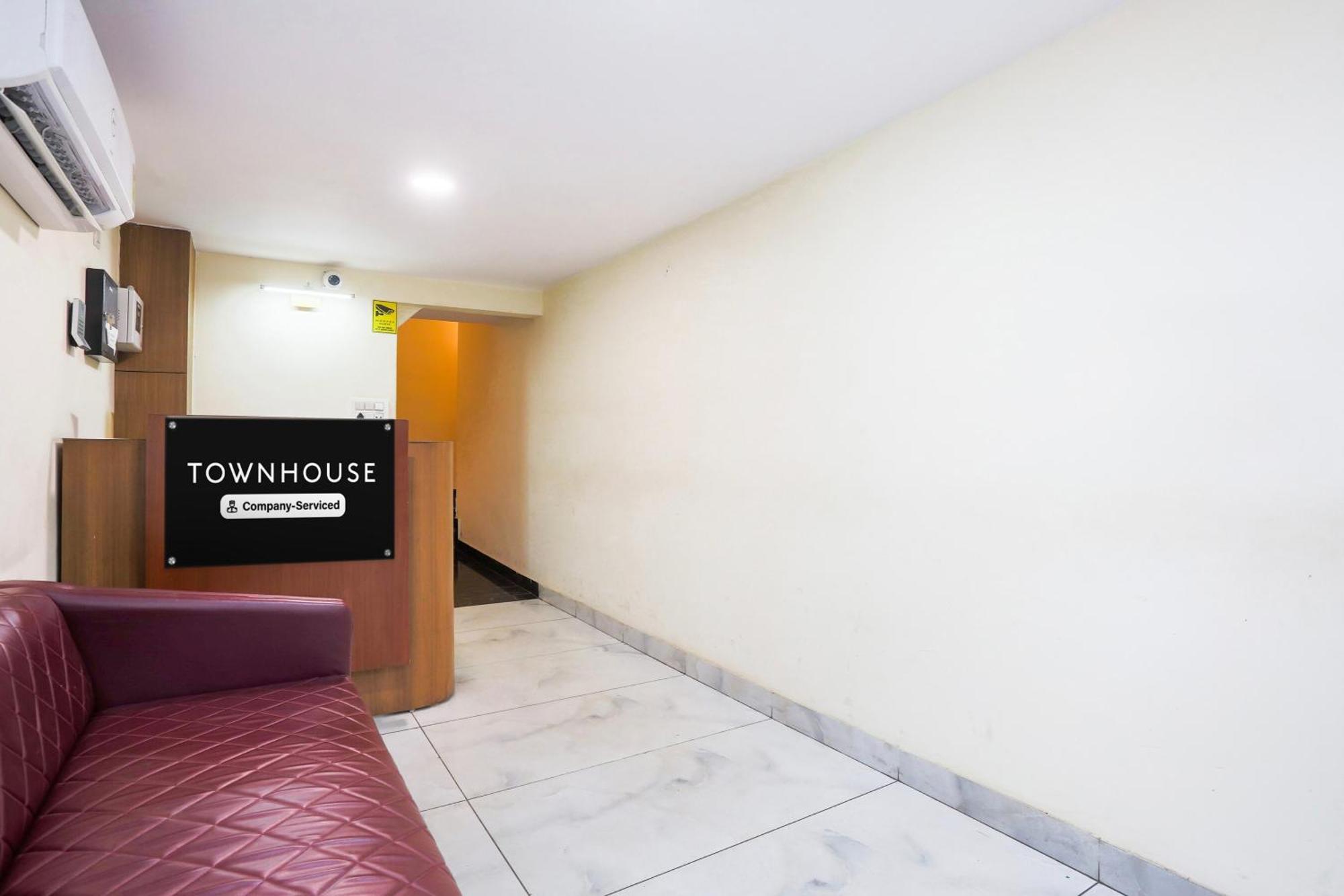 Super Townhouse Vikaspuri Hotell Delhi  Eksteriør bilde