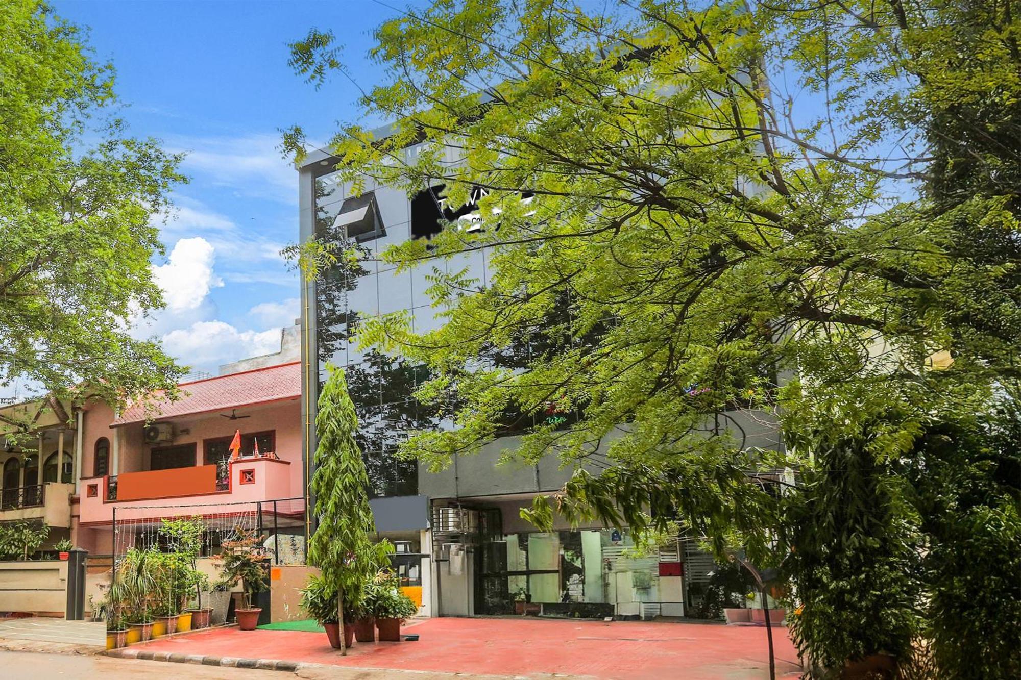 Super Townhouse Vikaspuri Hotell Delhi  Eksteriør bilde